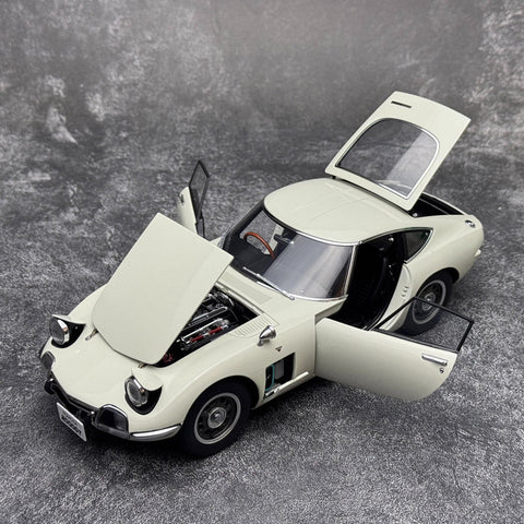 1967 Toyota 2000GT 1:18 AutoArt Licensed Diecast Car Model