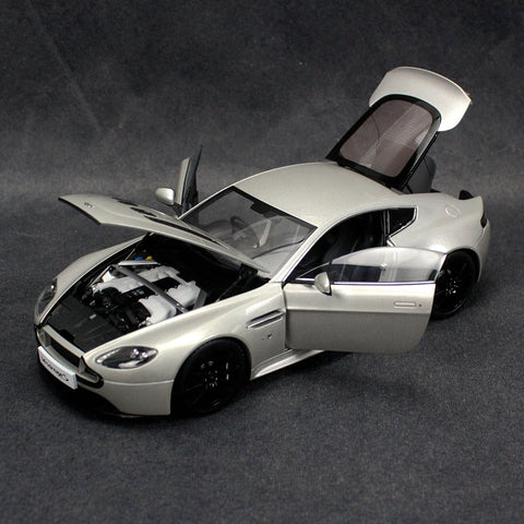 Aston Martin V12 1:18 AutoArt Licensed Diecast Car Model