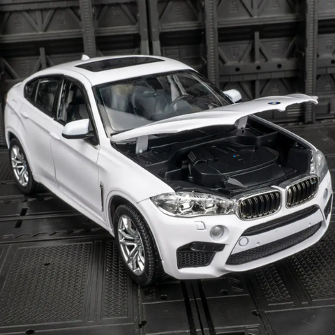 BMW X6M Metal Diecast Car 1:24 (20x8 cm)