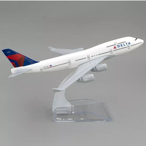 Delta Airlines B747 Aeroplane Diecast Model 16 CM