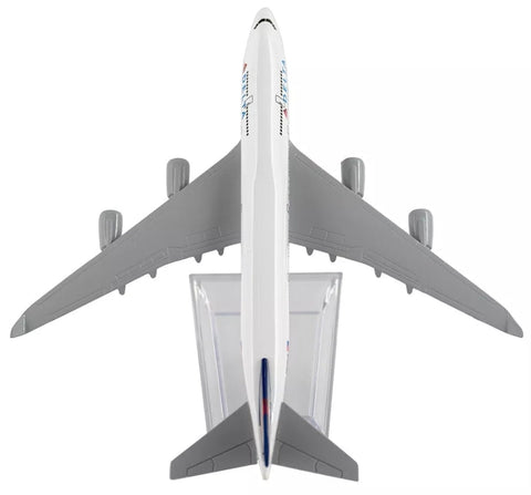 Delta Airlines B747 Aeroplane Diecast Model 16 CM