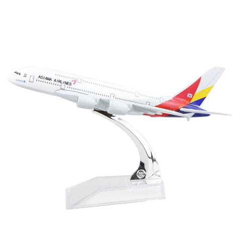 Asiana A380 Aeroplane Diecast Model 16 CM