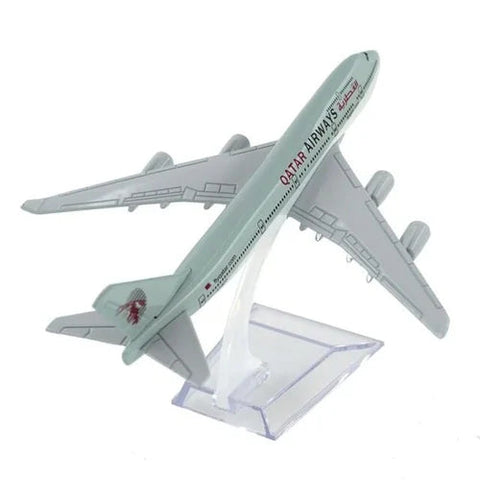 Qatar Airways B747 Aeroplane Diecast Model 16 CM