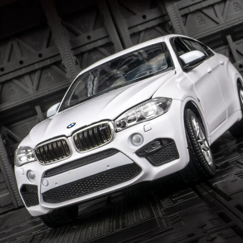 BMW X6M Metal Diecast Car 1:24 (20x8 cm)