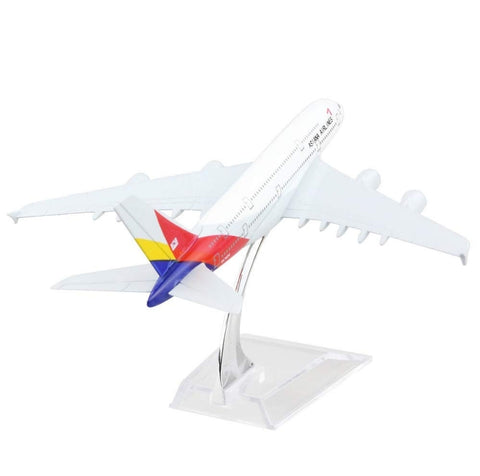 Asiana A380 Aeroplane Diecast Model 16 CM