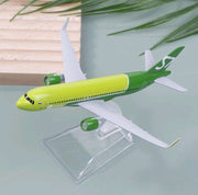 S7 Airlines A320 Aeroplane Diecast Model 16 CM