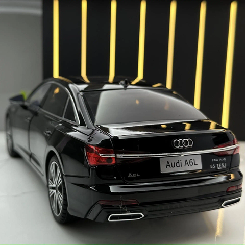 Audi A6L Metal Diecast Car 1:18 (28x11 cm)